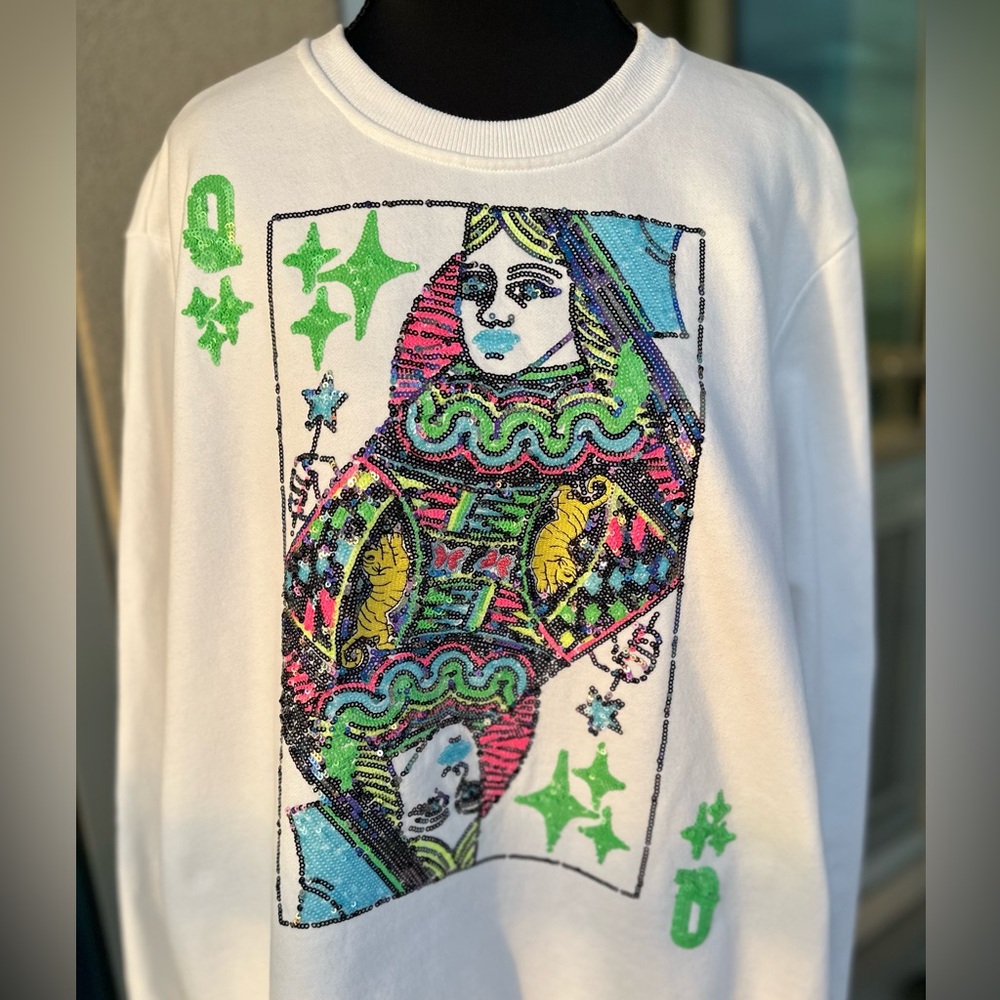 Queen Of Sparkles Card Logo Sweatshirt in White. Size L